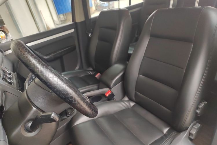 大众 途安 2013款 1.4T 手动风尚版5座局部细节19