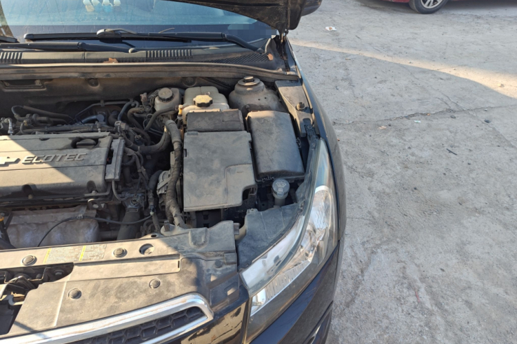 雪佛兰 科鲁兹 2013款 1.8L SX AT机舱底盘26