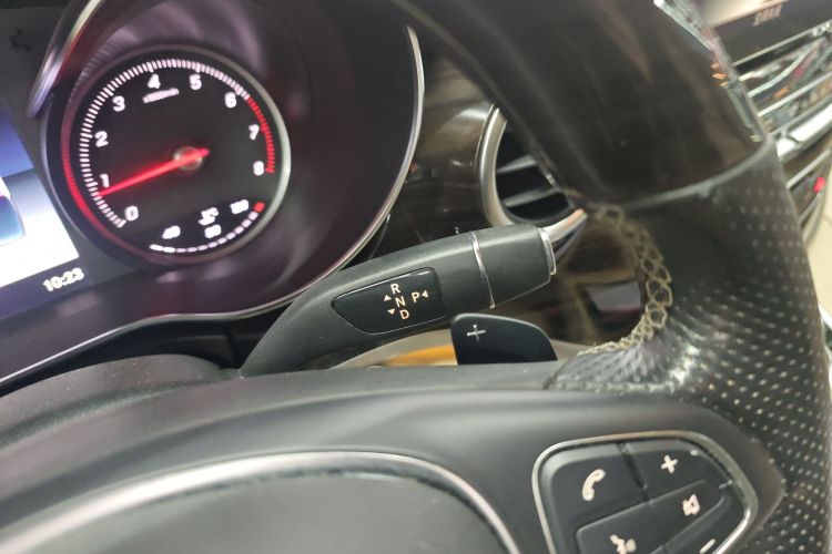 奔驰V级 2018款 V 260 领航版 国VI局部细节18