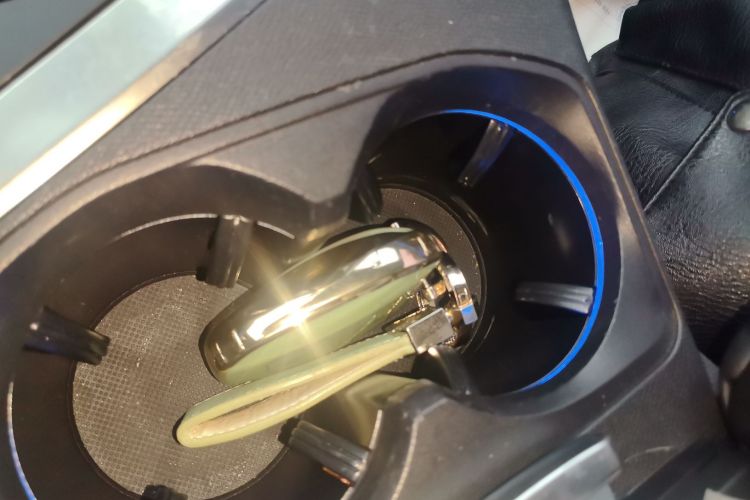 标致4008 2019款 360THP 尝先版中控内饰7001