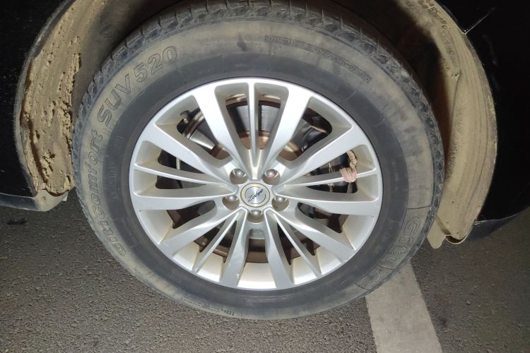 众泰SR9 2017款 2.0T 自动极致之光版车身外观10