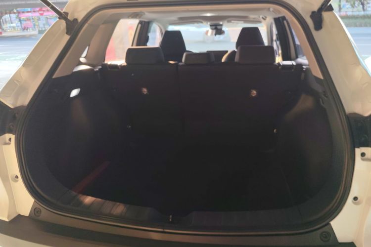 丰田 卡罗拉锐放 2022款 2.0L 精英版机舱底盘23