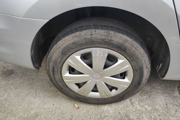 大众 捷达 2013款 1.6L 手动时尚型车身外观56