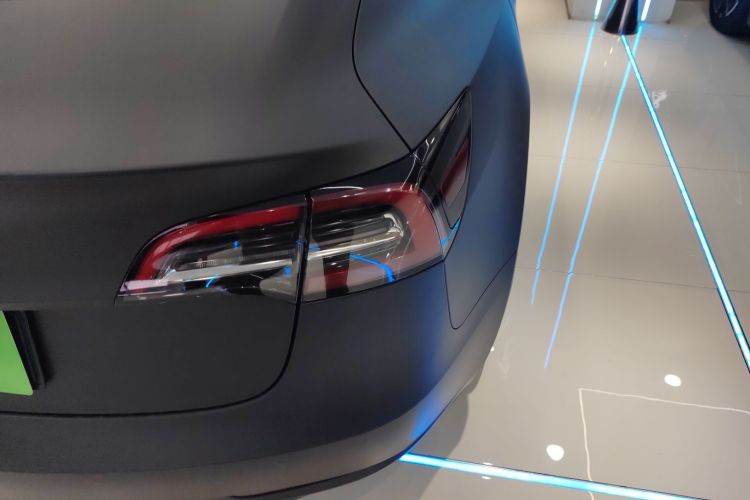 特斯拉 Model 3 2021款 标准续航后驱升级版车身外观6006