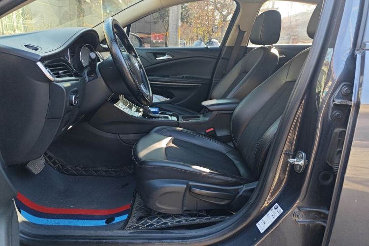 别克 威朗 2017款 三厢 20T 双离合领先型中控内饰19