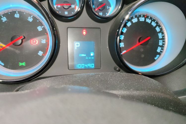 别克 英朗 2014款 XT 1.6L 自动时尚版中控内饰15