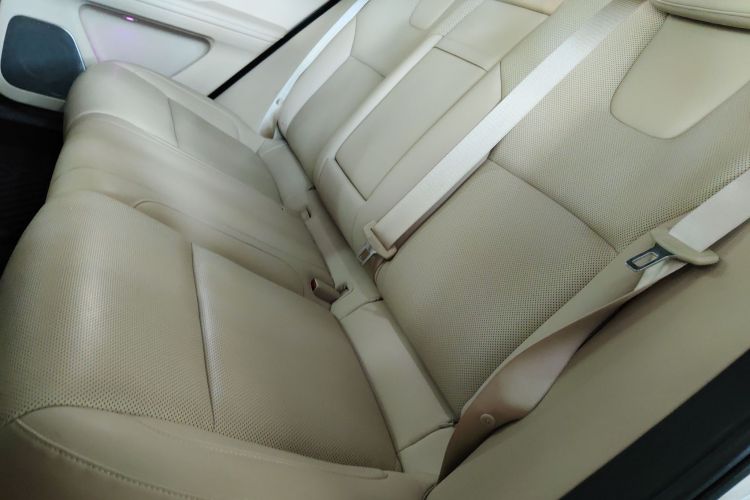 鸿蒙智行 问界M5 2023款 增程后驱标准版中控内饰7004