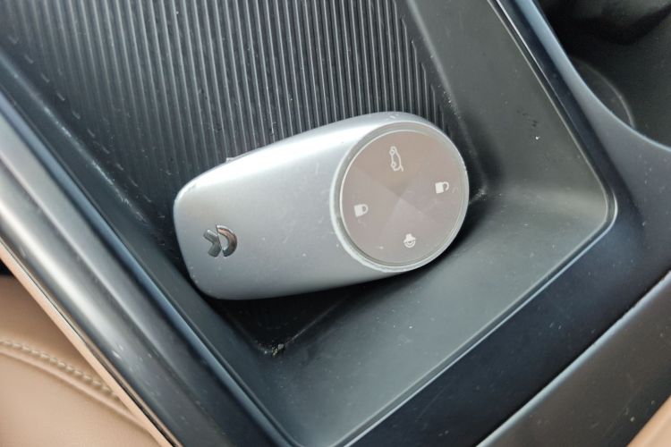 蔚来ES6 2020款 600KM 运动版中控内饰7001