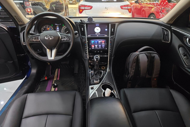 英菲尼迪Q50L 2018款 2.0T 舒适版 国VI中控内饰7002