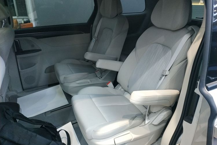 别克GL8 2022款 ES陆尊 653T 舒适型中控内饰7004