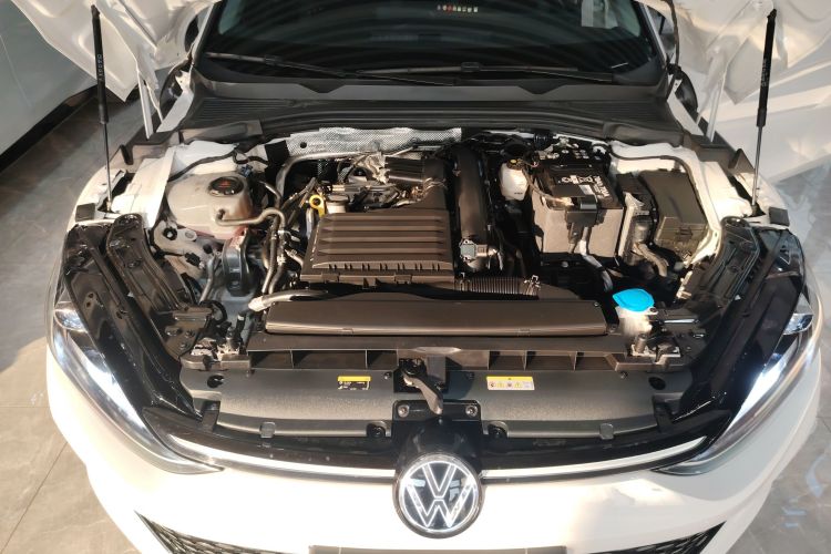 大众 2024款 凌渡L 280TSI DSG酷辣版机舱底盘24