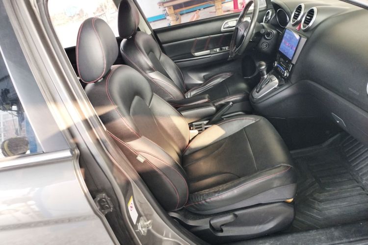 哈弗H6 2013款 升级版 2.4L 自动两驱精英型局部细节41