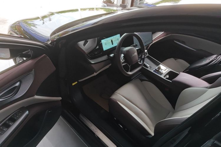 比亚迪 海豹 2023款 DM-i 1.5T 121km 尊荣型中控内饰20