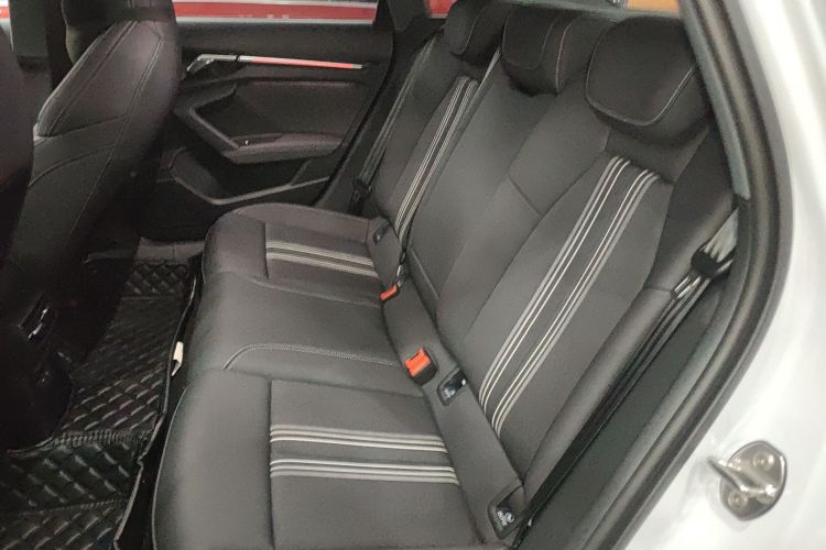 奥迪A3 2024款 A3L Limousine 35 TFSI 时尚运动型中控内饰21