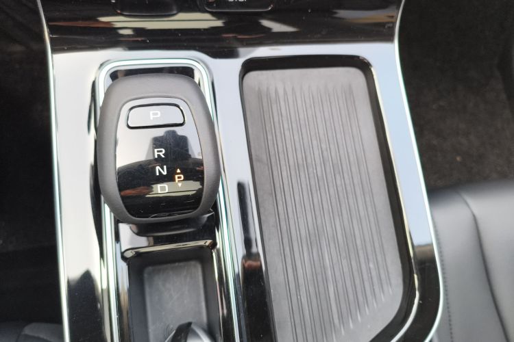 奔腾T90 2023款 1.5T DCT 自动豪华型中控内饰18