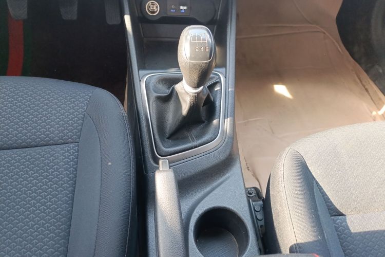 现代 悦纳 2016款 1.4L 手动炫酷版GLS局部细节18