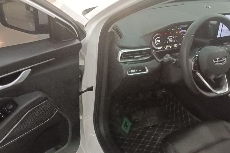 吉利汽车 帝豪 2023款 第4代冠军版 1.5L CVT豪华型中控内饰20