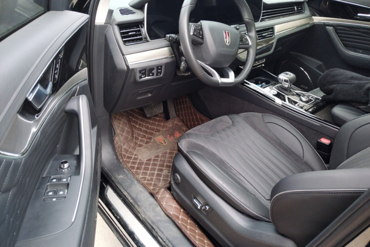 红旗HS5 2022款 改款 2.0T 智联旗享版中控内饰20