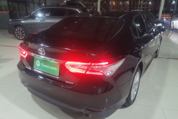 丰田 凯美瑞 2019款 改款 2.0G 豪华版车身外观7