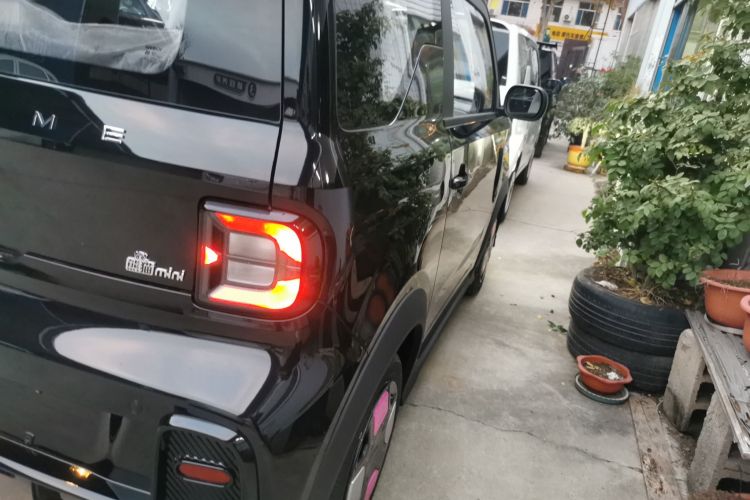 吉利银河 2025款 210km 熊猫卡丁车身外观6006