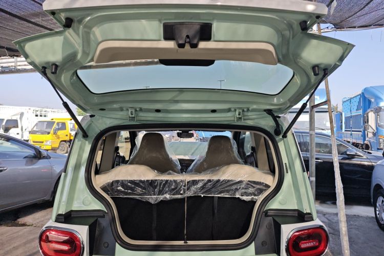 五菱汽车 宏光MINIEV 2024款 第三代 215km 进阶版机舱底盘23