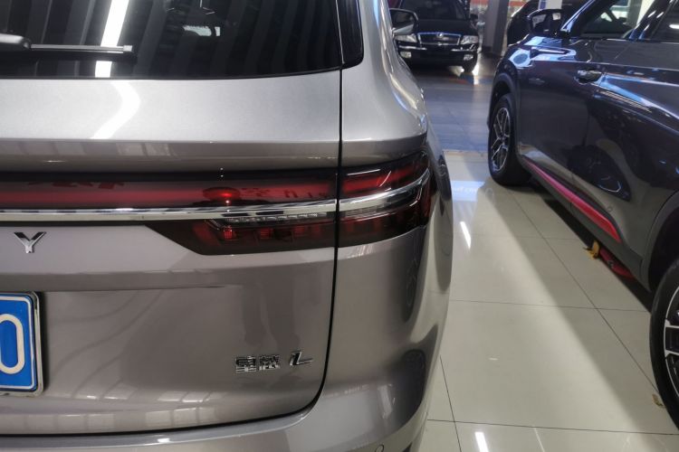 吉利汽车 星越L 2025款 东方曜 2.0TD 自动揽星版车身外观9