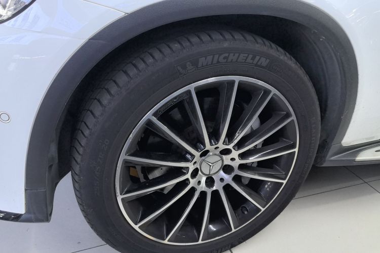 奔驰GLC轿跑 AMG 2017款 AMG GLC 43 4MATIC 轿跑SUV车身外观6002