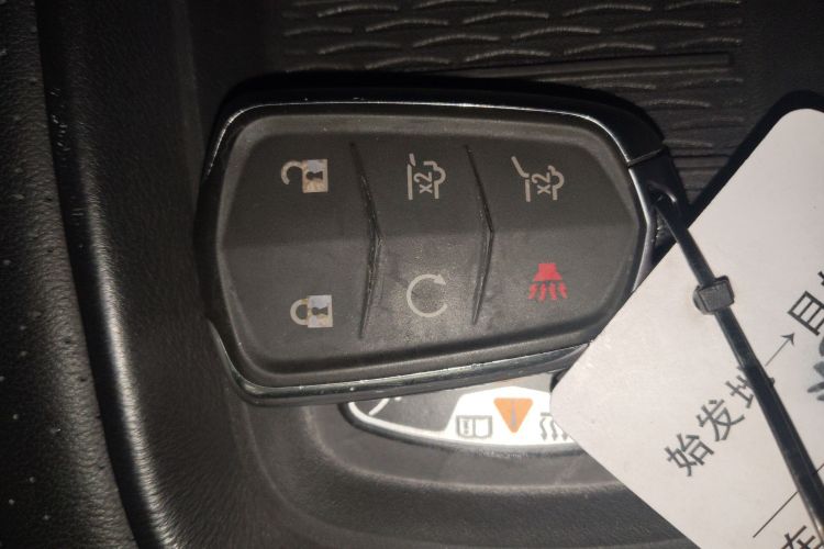 凯迪拉克 凯雷德ESCALADE 2017款 6.2L ESV铂金版加长型中控内饰7001