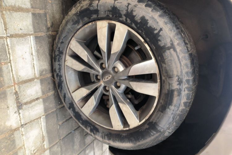 奇瑞 瑞虎3 2016款 1.6L CVT智尚版车身外观6007