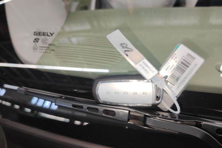 吉利银河 2025款 210km 熊猫骑士中控内饰11
