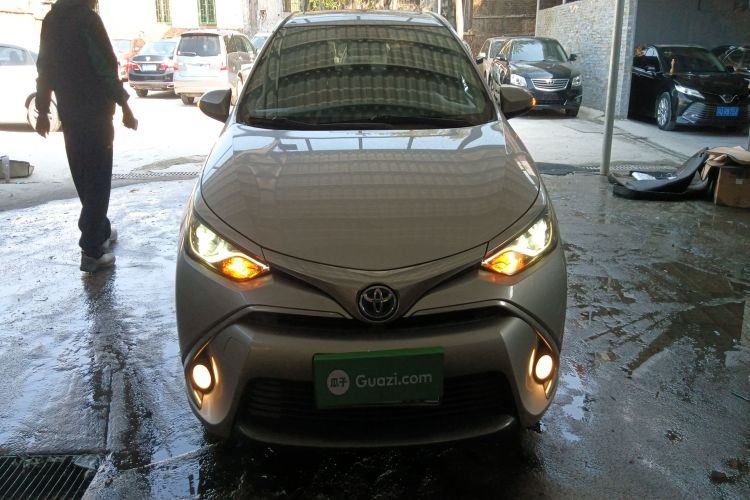 丰田 雷凌 2017款 改款双擎 1.8H GS E-CVT精英天窗版 国V车身外观6001