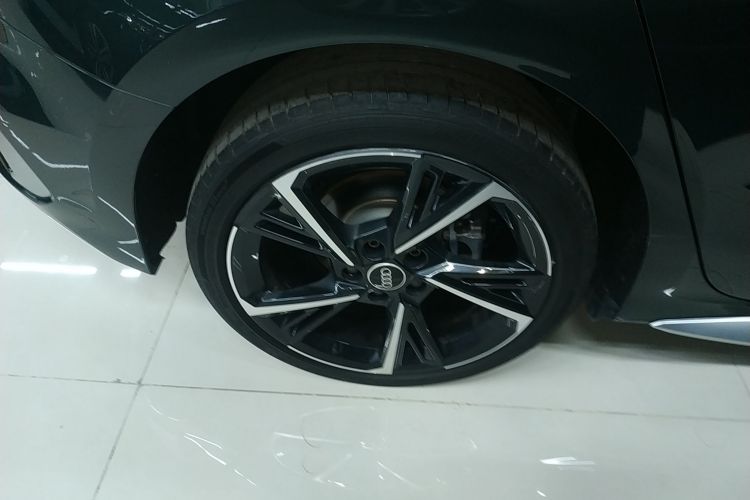 奥迪A3 2024款 Sportback 35 TFSI 时尚运动型车身外观6008