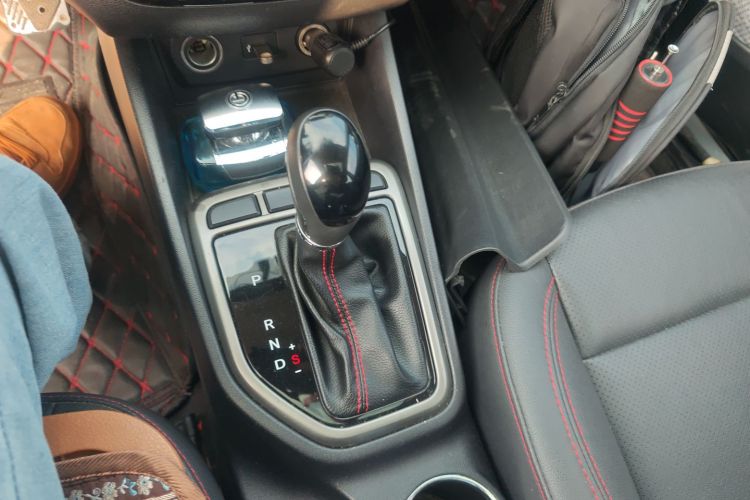 长安 逸动 2016款 1.6L 自动风尚型中控内饰18