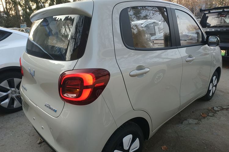 五菱汽车 宏光MINIEV 2025款 四门版 进阶款车身外观7