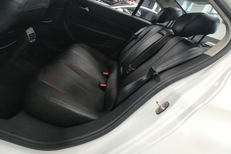 标致408 2018款 350THP 自动豪华版中控内饰21