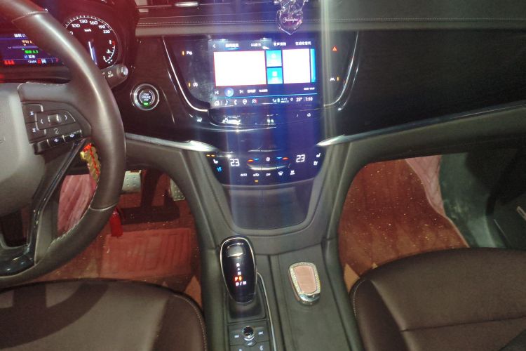 凯迪拉克XT6 2022款 2.0T 七座四驱豪华型中控内饰16