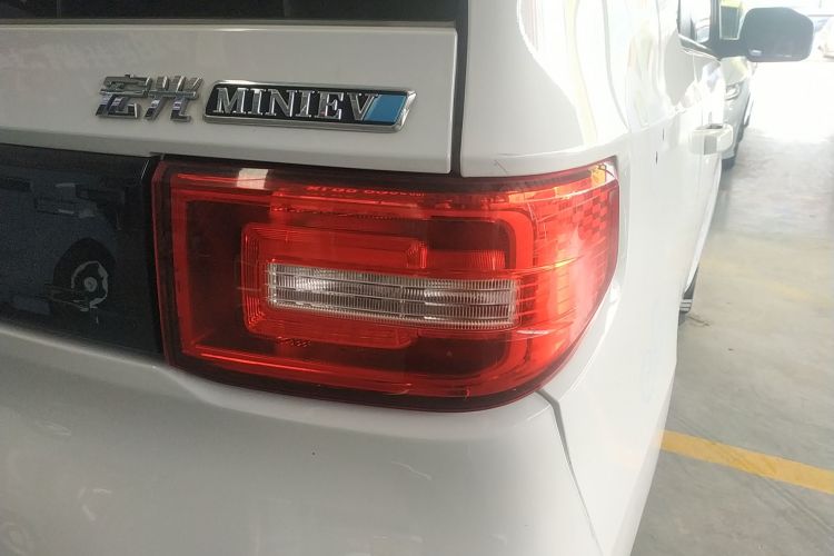 五菱汽车 宏光MINIEV 2020款 自在款 磷酸铁锂车身外观9
