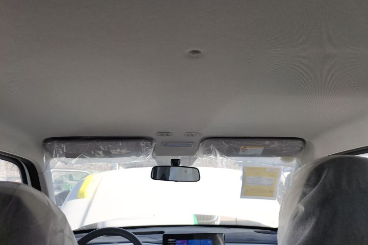 吉利银河 2025款 210km 熊猫骑士中控内饰22