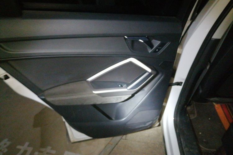 奥迪Q3 2019款 35 TFSI 进取动感型中控内饰7008