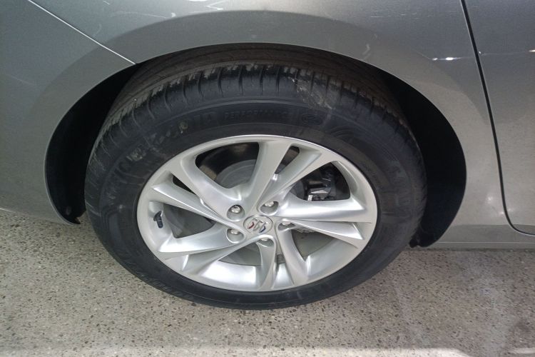 别克 君威 2024款 25T 超享版车身外观6008