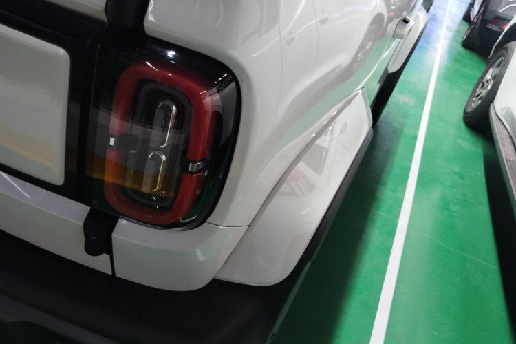 宝骏悦也 2023款 智尊版车身外观6006