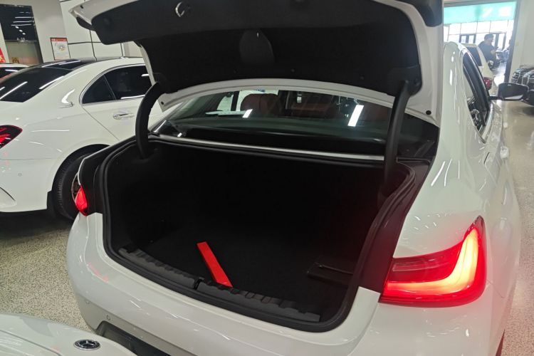 宝马3系 2024款 320Li M运动套装机舱底盘23