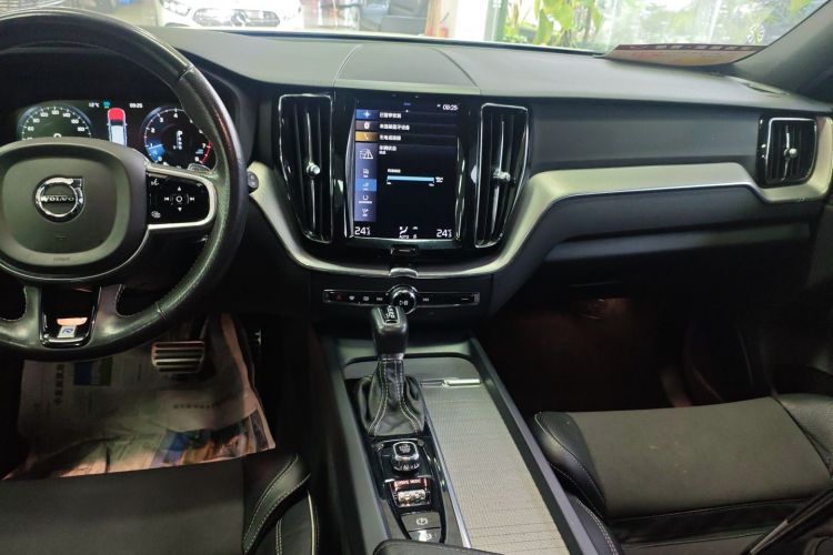 沃尔沃XC60 2018款 T5 四驱智远运动版中控内饰16