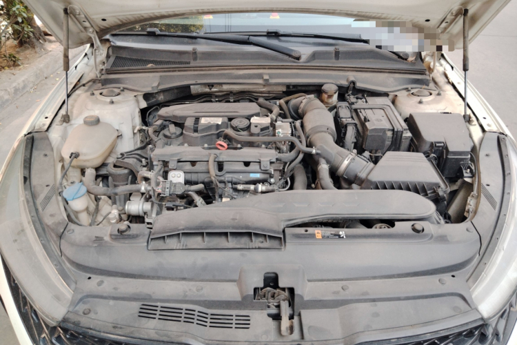 起亚K5 2020款 270T CVVD 豪华科技版局部细节24