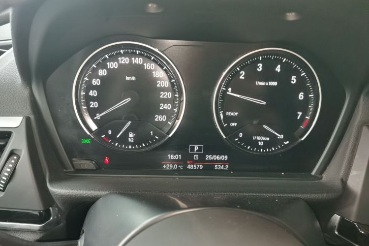 宝马1系 2020款 120i M运动套装中控内饰14