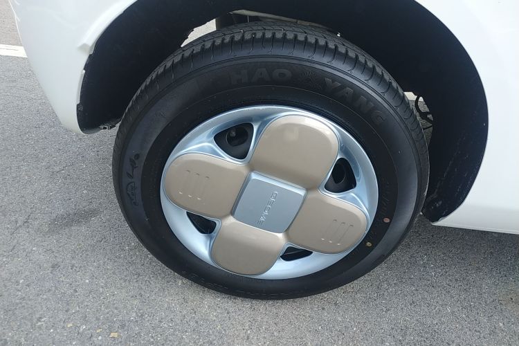 吉利银河 2023款 熊猫mini 200km 耐力熊车身外观6008