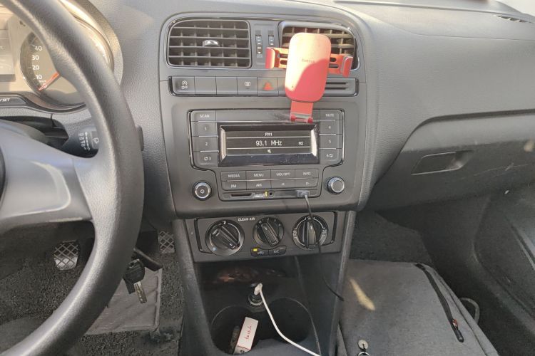 大众 Polo 2018款 1.5L 手动安驾型中控内饰16