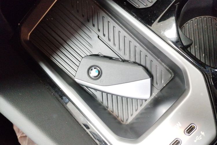 宝马5系 2024款 525Li 豪华套装中控内饰7001