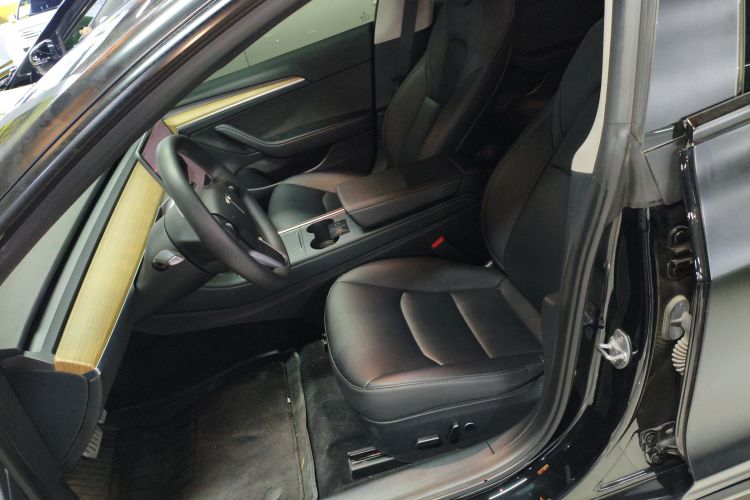 特斯拉 Model 3 2021款 改款二 Performance高性能全轮驱动版中控内饰19