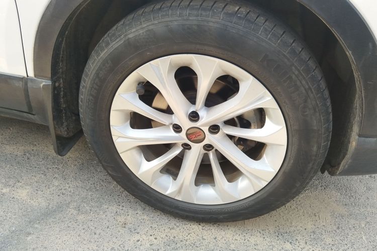 中华V3 2015款 1.5L 手动智能型车身外观10